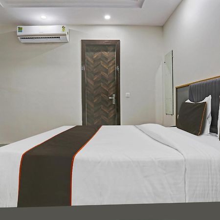 Townhouse Vip Grand Hotel Delhi  Eksteriør billede