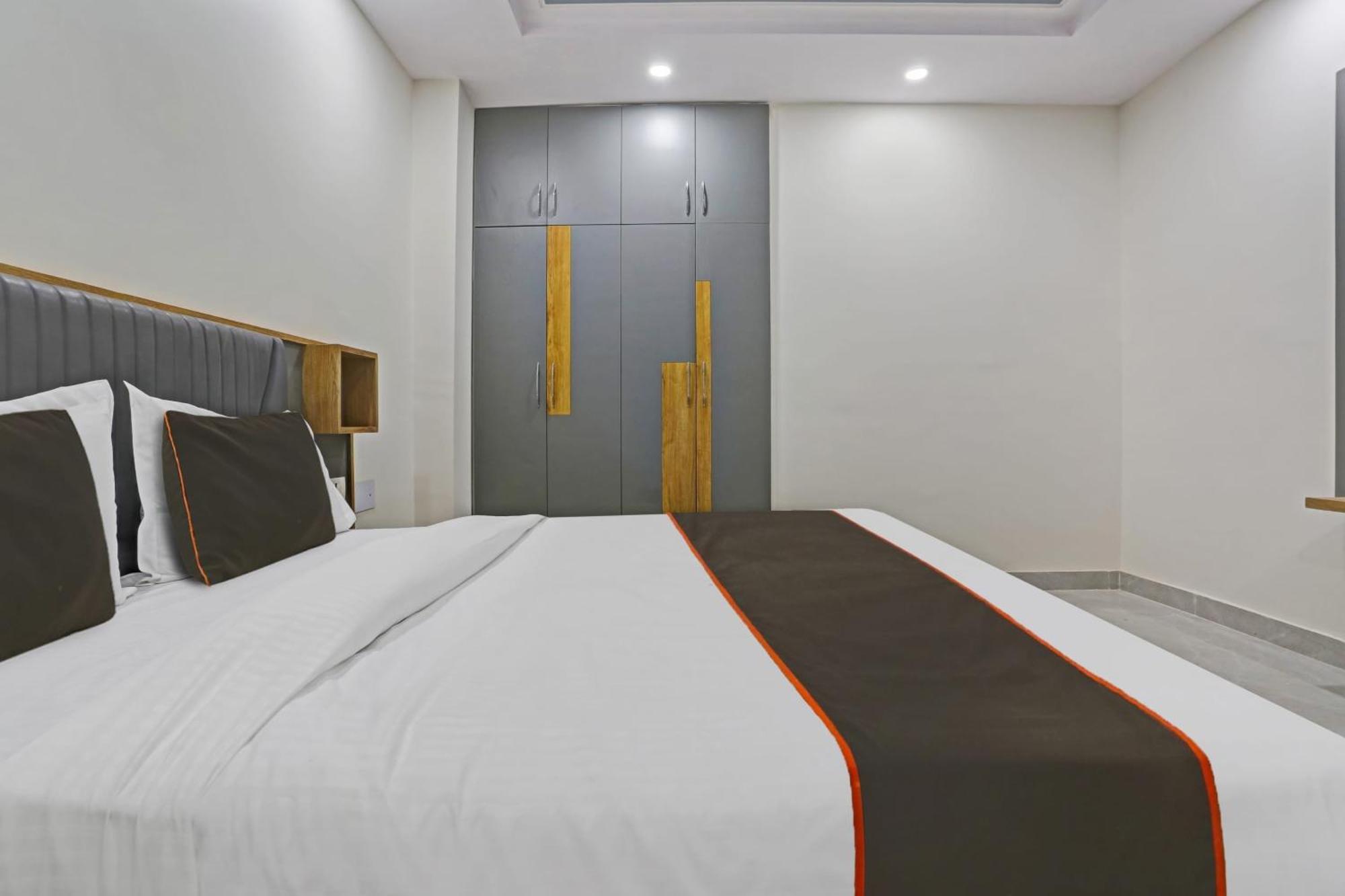 Townhouse Vip Grand Hotel Delhi  Eksteriør billede